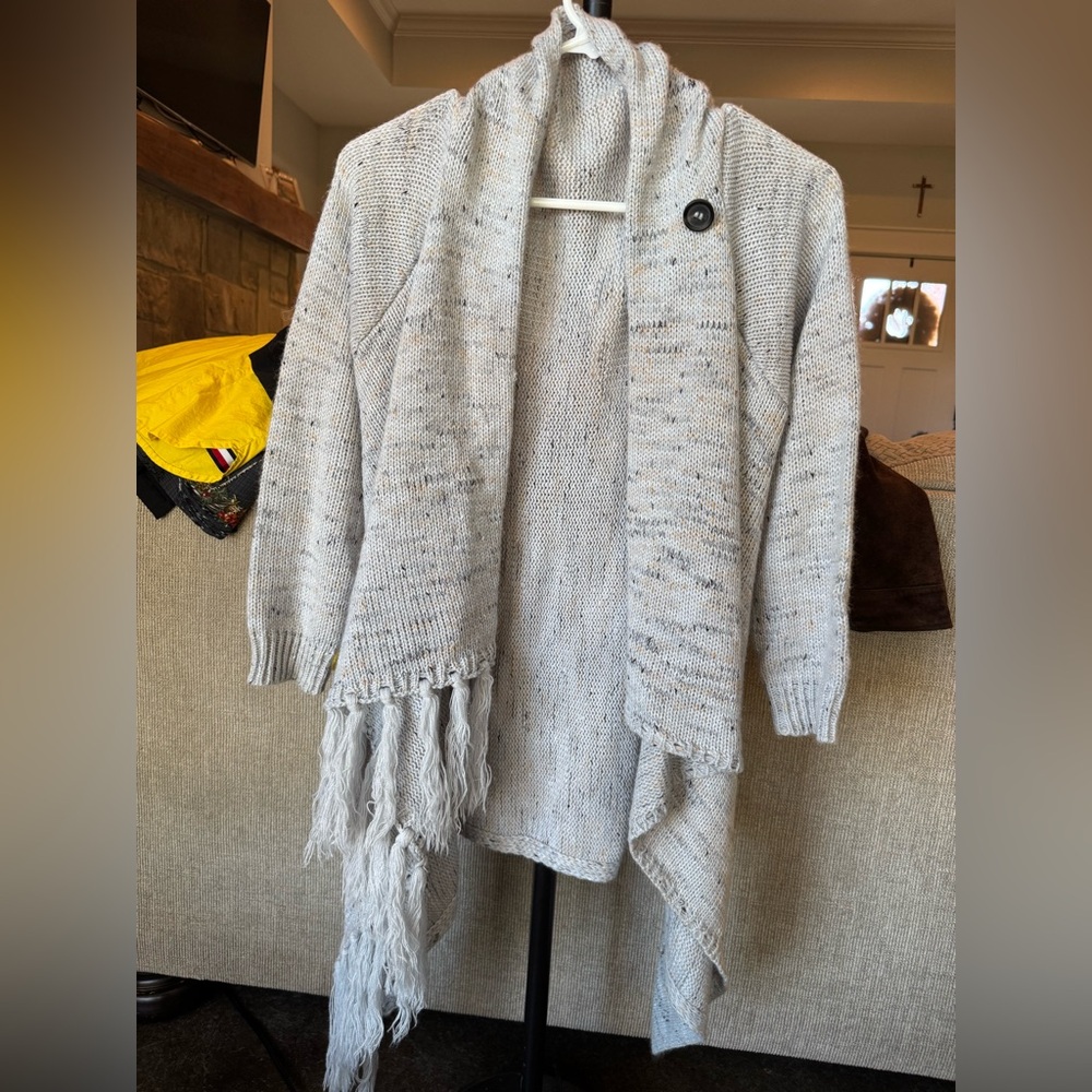 🛍️ Thread Coat size Small 💯